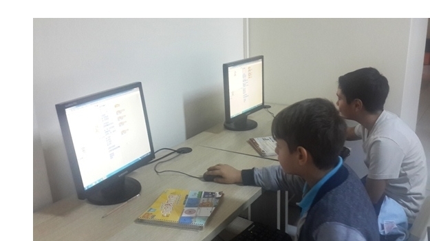 Beylikdüzü Okyanus Koleji Ortaokul Öğrencileri Bilişim Teknolojileri ve Yazılım Derslerinde