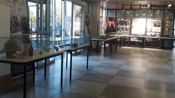 Çanakkale'den Cumhuriyet'e Gerçek Objeler ve Kahramanlar Müzesi Sergisi Bayrampaşa Okyanus Koleji'nde.