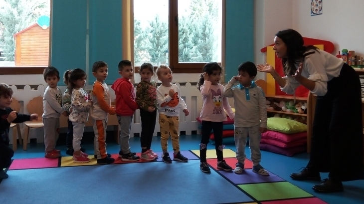 Çiçekler Sınıfı Müzik Dersinde Hayvan Seslerini Tanıdı