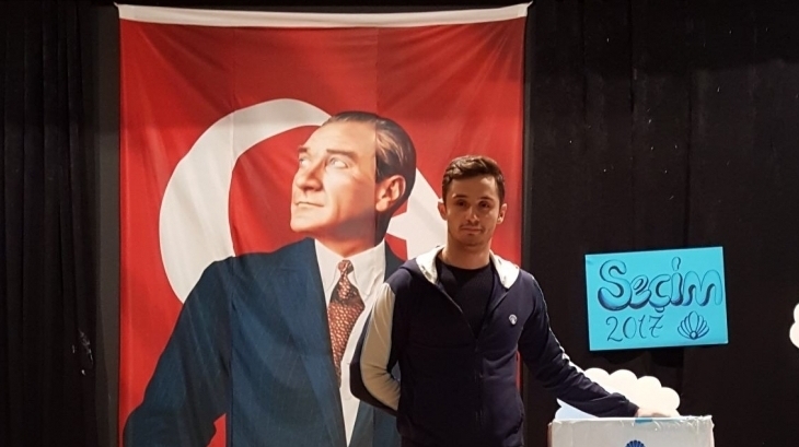 Demokrasi Okyanus'ta !