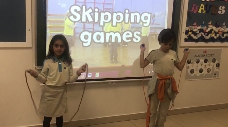 Eryaman Okyanus Koleji İlkokul Kademesi 2. Sınıf Öğrencileri Main Course Dersinde “Skipping Games” Etkinliğinde