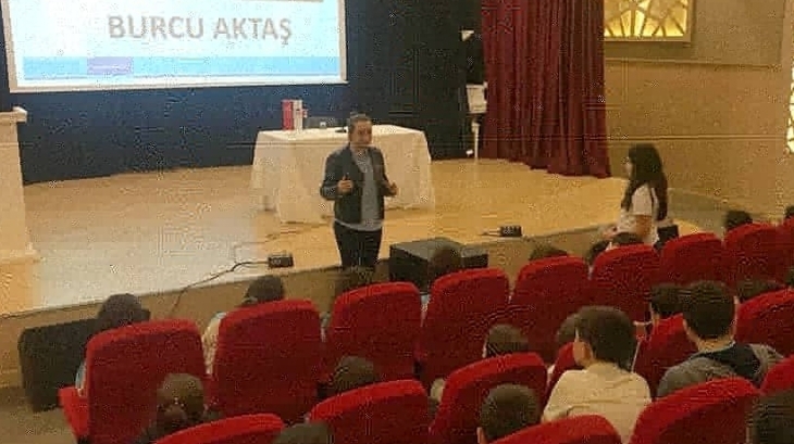 Eryaman Okyanus Koleji Ortaokulunda Öğrenciler "Çarpık Ev" Kitabının Yazarıyla Tanıştı