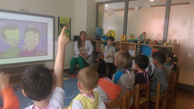 Fatih Okyanus Koleji Gökkuşağı Grubu Fastrackids Dersinde
