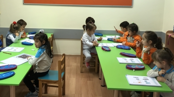 Fatih Okyanus Koleji Kuşlar Grubu Okuma Yazma Dersinde