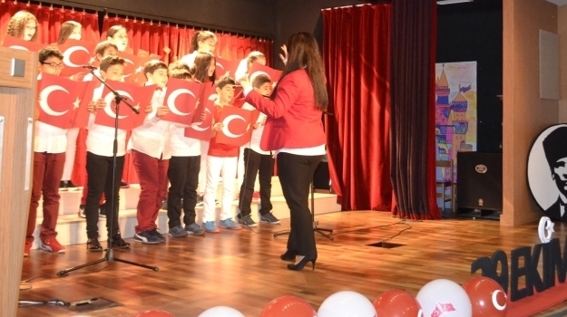Fatih Okyanus Kolejinde 29 Ekim Cumhuriyet Bayram’ı Coşkusu