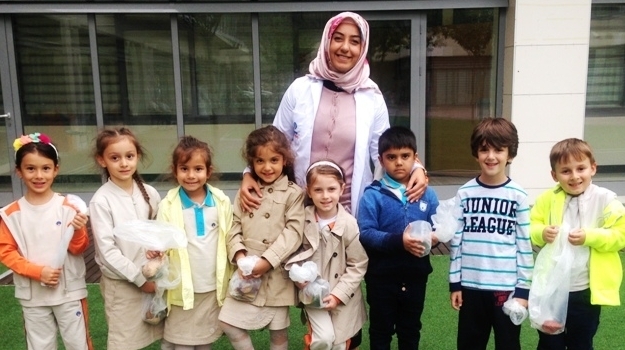 Fatih Okyanus Koleji Okul Öncesi Yıldızlar Grubu Sonbahar Ağacı Yapıyor