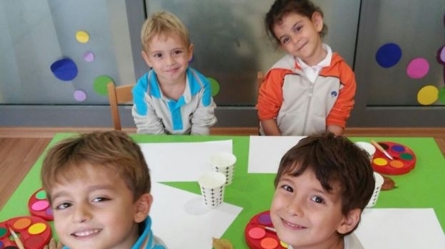 Fatih Okyanus Koleji Okul Öncesindeİnciler Grubu Resim Dersinde