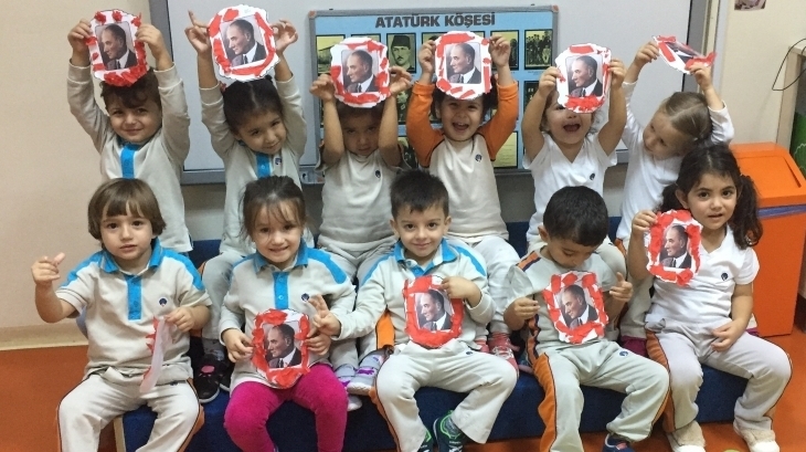 Güneşli Okyanus Koleji Okul Öncesi Çiçekler Grubu Sanat Etkinliğinde