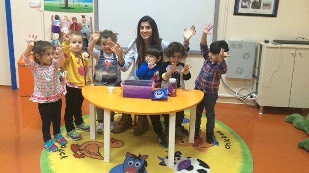 Güneşli Okyanus Koleji Okul Öncesi Rüzgarlar Grubu “Mikrop Deneyi” Yapıyor