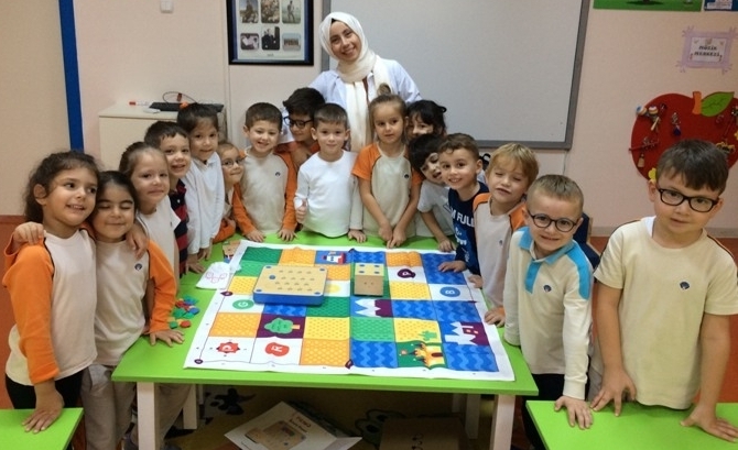 Güneşli Okyanus Koleji Okul Öncesi Yıldızlar Grubu Kodlama Dersinde