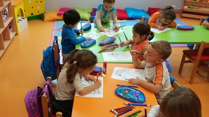 Halkalı Okul Öncesi Deniz Yıldızı Grubu Öğrencileri Sanat Dersinde