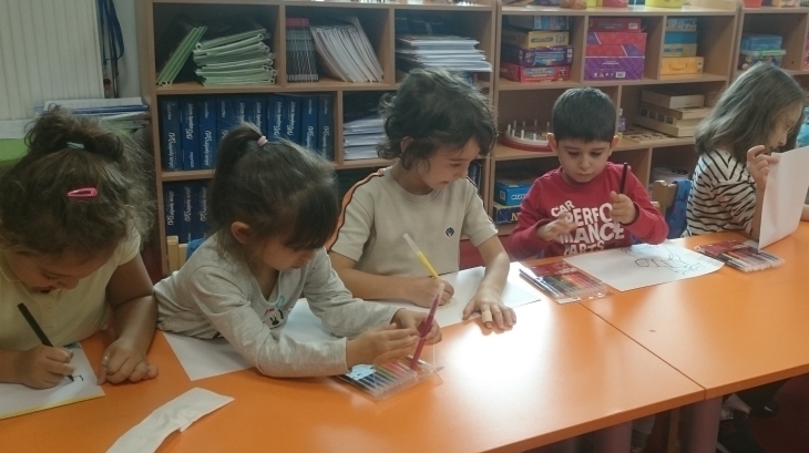 Halkalı Okul Öncesi Yıldızlar Öğrencileri Grubu Proje Dersinde