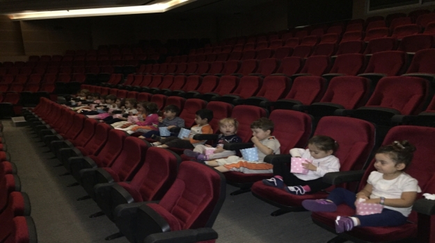 Halkalı Okyanus Koleji Ağaçlar Grubu Sinema – Mısır Patlatma Partisinde.