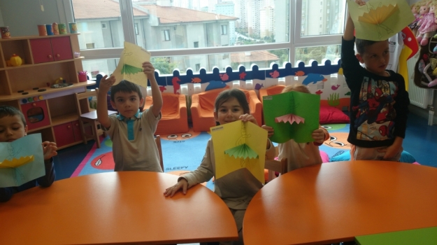 Halkalı Okyanus Koleji Okul Öncesi Ay Grubu Sanat Dersinde