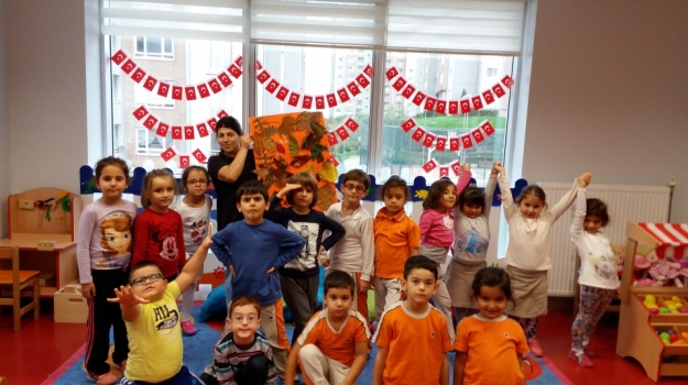 Halkalı Okyanus Koleji Okul Öncesi Yıldızlar Sınıfı Aile Katılımı Etkinliğinde Yaprakları Tanıdı.