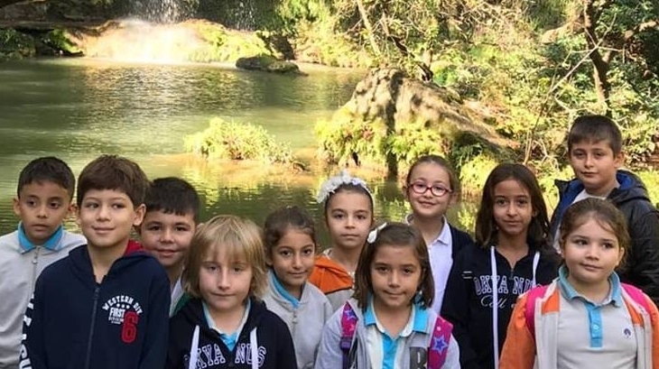 İlkokul Öğrencileri Su Kaynaklarını Gözlemliyor