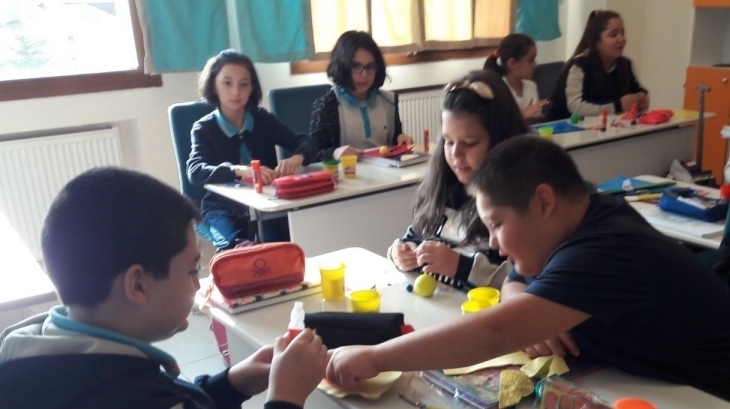 5A ve 5B Sınıfı Fen Dersinde Eğleniyor