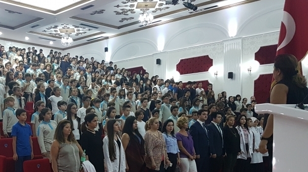 Kemerburgaz Okyanus''15 Temmuz Demokrasi Zaferi Ve Şehitleri Anma Programı'' Düzenledi