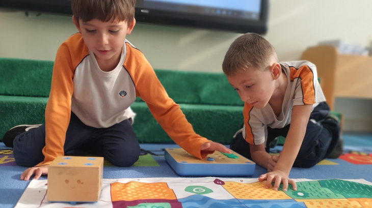 Mavişehir Okyanus Koleji Çiçekler Grubu Öğrencileri Kodlama dersinde