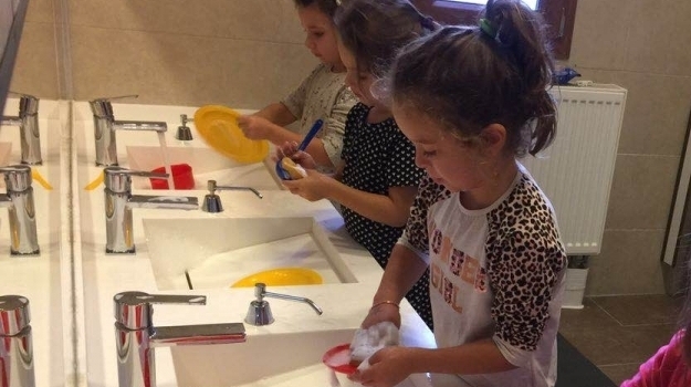 Mimaroba Okul Öncesi Gökkuşağı Grubu Bilingual Dersinde