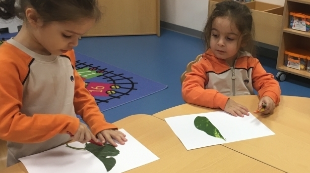 Mimaroba Okyanus Koleji Okul Öncesi Çiçekler Gurubu Sanat Etkinliğinde