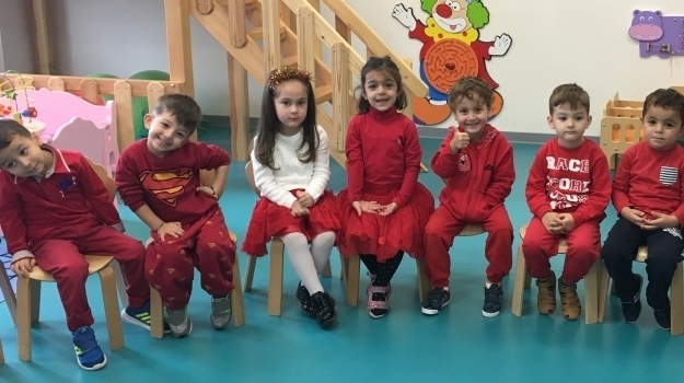 Mimaroba Okyanus Koleji Okul Öncesi Renk Partisinde