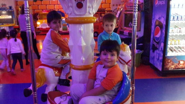 Mimarsinan Okyanus Koleji Gökkuşağı Ve Yıldızlar Grubu Fun Time  Gezisinde