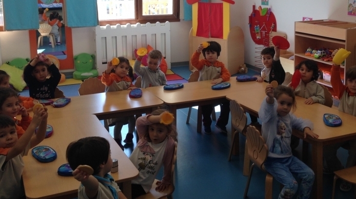 Mimarsinan Okyanus Koleji Okul Öncesi Çiçekler Grubu Okuma Yazma Çalışmasında