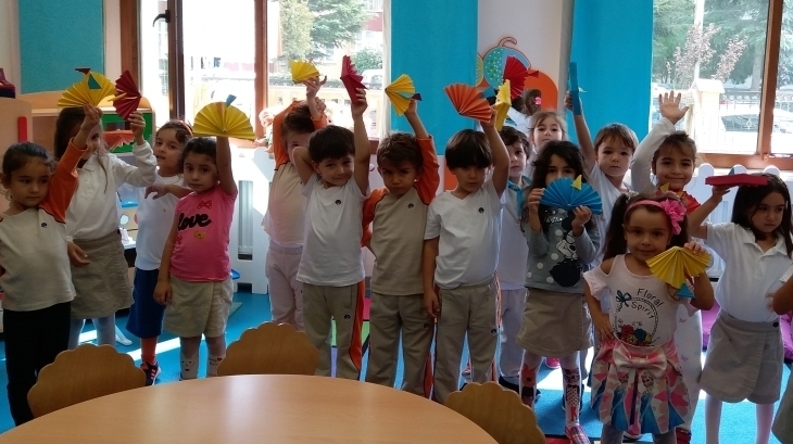 Mimarsinan Okyanus Koleji Okul Öncesi Yıldızlar Grubu Sanat Etkinliği Dersinde.