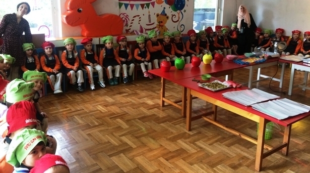 Miniklerin Elma Şekerleri