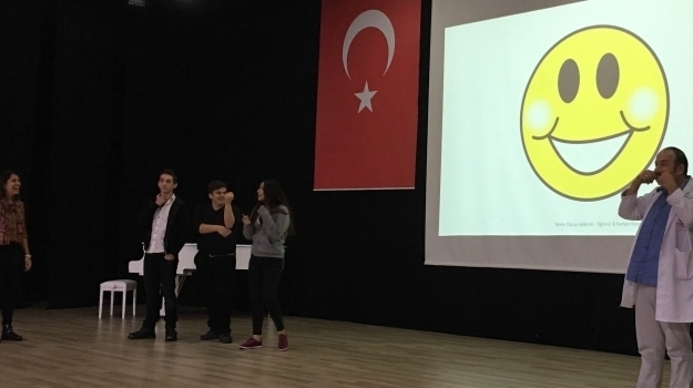 Öğrenci ve Kariyer Koçu Sinem Özsoy Aydemir Lise Öğrencilerine Seminer Verdi