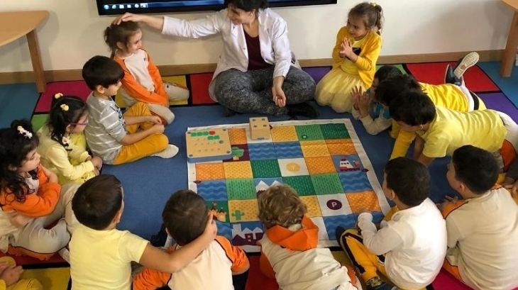 Okul Öncesi Güneş Grubu Kodlama Dersinde