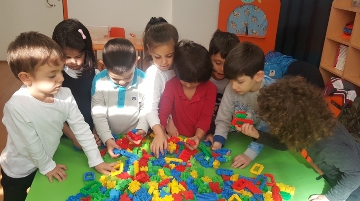 Okul Öncesi Mercan Grubu Öğrencileri Oyun Saatinde