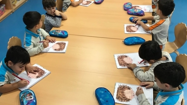 Okul Öncesi Yunuslar Grubu Okuma Yazmaya Hazırlık Dersinde