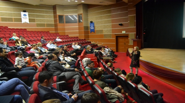 Beylikdüzü Okyanus'ta Bilingual Eğitimi Semineri Yapıldı