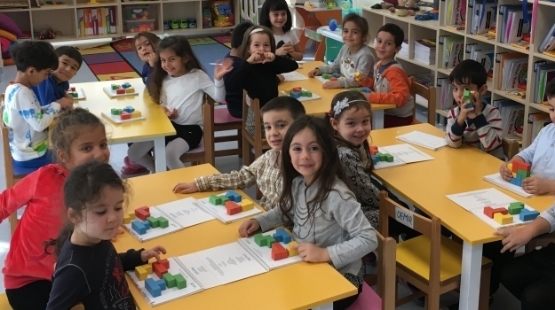 Sancaktepe Okul Öncesi Yıldızlar Grubu Öğrencileri Düşünce Becerileri Dersinde