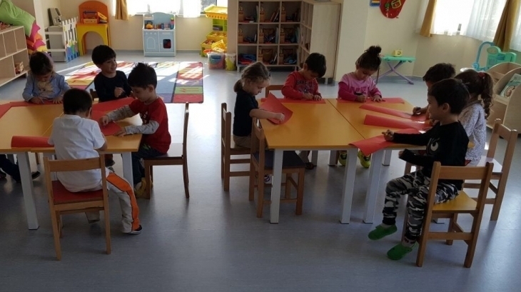 Sancaktepe Okyanus Koleji Okul Öncesi Balıklar Grubu Öğrencileri Sanat Etkinliği Dersinde