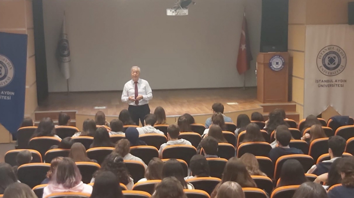 Tıp ve Sağlık Kariyer Kulübü İstanbul Aydın Üniversitesinde