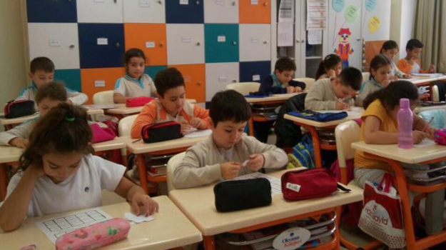 Minikler Tombala ile Kelimeleri Öğrendiler
