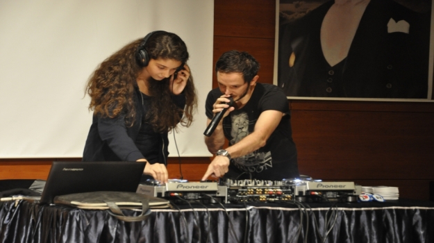 Ünlü Prodüktör ve Dj Burak Yeter Avcılar Okyanus'taydı
