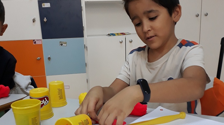 Üstün Zekalılar ve Yetenekliler Okulu 3-D Sınıfı Öğrencileri Fen Bilimleri Dersinde