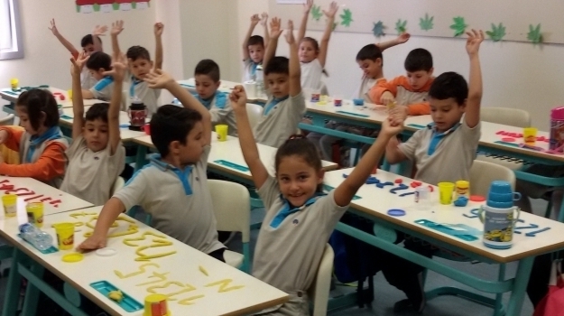 1.Sınıflar Rakamları Yazıyor ve Okuyor