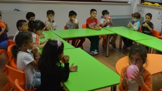Bahçelievler Okyanus Koleji Okul Öncesi Parlayan Yıldızlar Grubu Oyun Saatinde