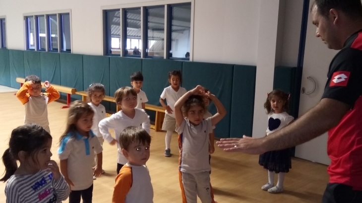 Beykent Okul Öncesi Çiçekler Grubu Beceri Koordinasyon Dersinde