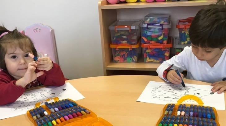 Çekmeköy Okyanus Koleji, Çiçekler Grubu Sanat Etkinliği Dersinde