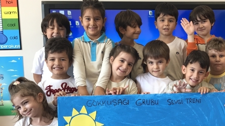 Çekmeköy Okyanus Koleji Gökkuşağı Grubu Sanat Etkinliğinde