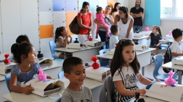 Eryaman Okyanus Koleji 1. Sınıf Oryantasyon Haftasının İlk Günü Neşe ve Heyecan Dolu Geçti.