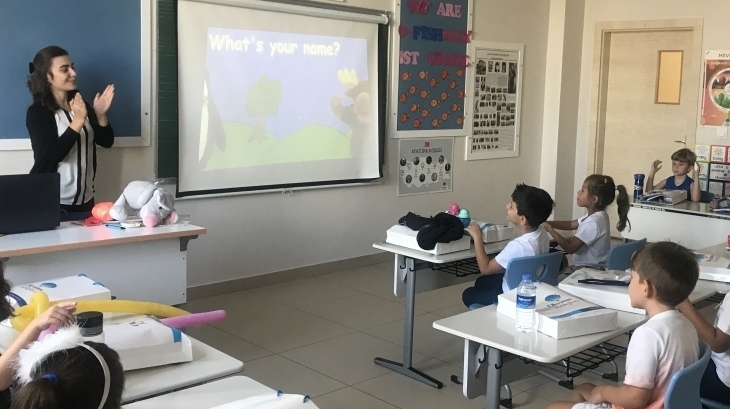 Eryaman Okyanus Koleji İlkokul Kademesi 1. Sınıf Öğrencileri Oryantasyon Programında İngilizce Dersinde