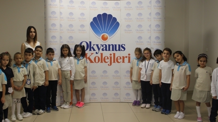 Eryaman Okyanus Koleji İlkokul Kademesi Öğretmen ve Öğrencilerinin Okulda İlk Gün Fotoğrafı