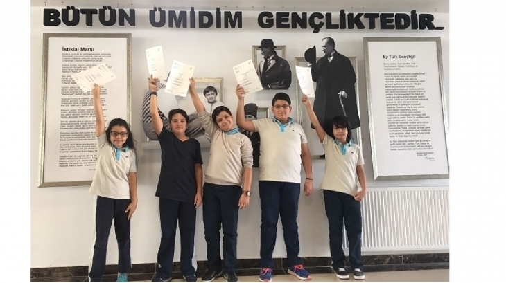 Ortaokul Kademesi Öğrencileri Cambridge Sertifikalarını Aldılar